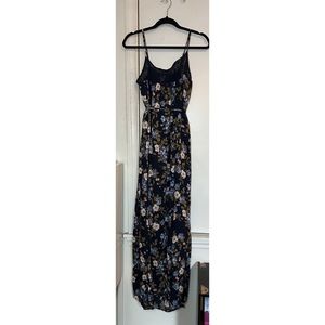 NWT! Motherhood Maternity (L) beautiful maxi dress